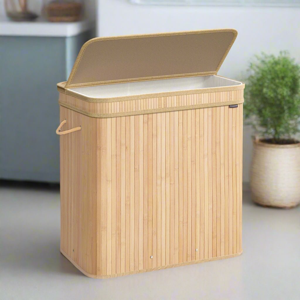 panier à linge bambou beige dans salle de bain
