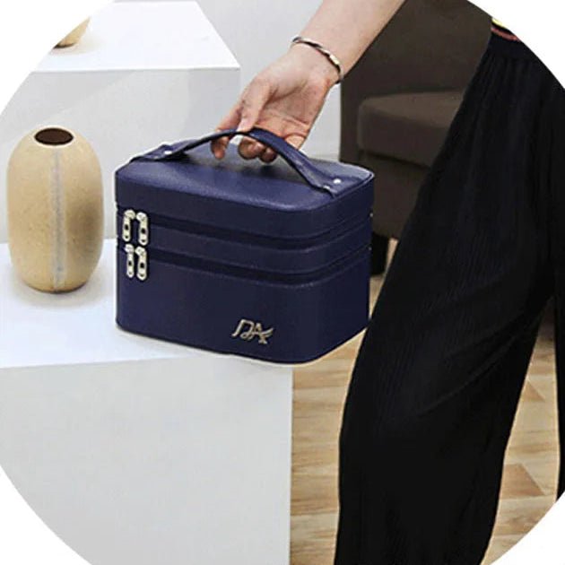 trousse de toilette femme chez soi