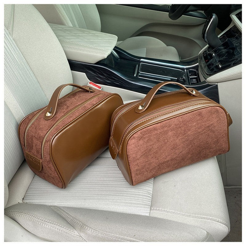 trousse de toilette voiture