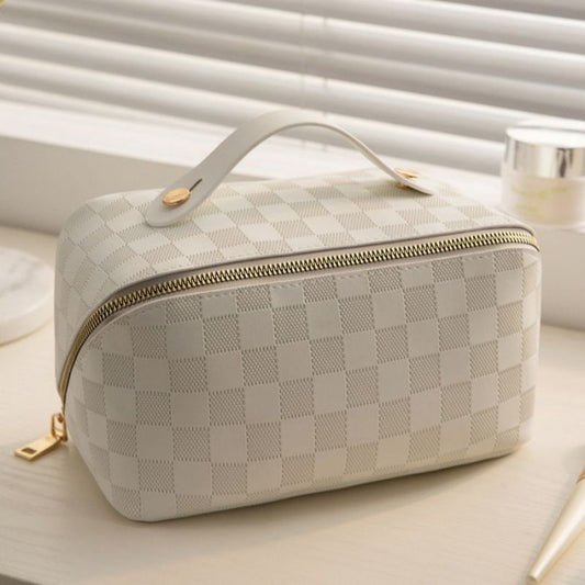 trousse de toilette design blanche